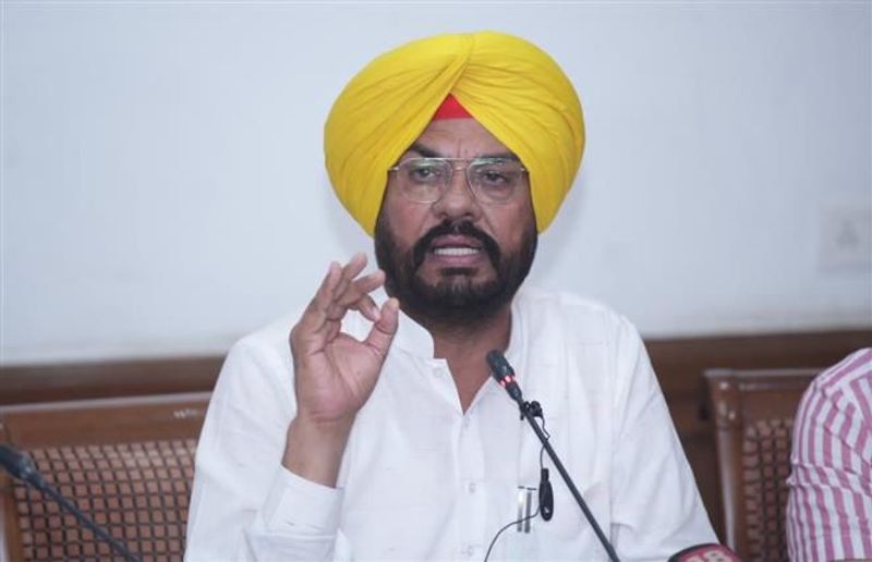 कुलदीप सिंह धालीवाल का हमला: सुखबीर बादल कर रहे हैं दोहरी राजनीति और पंजाब को गुमराह