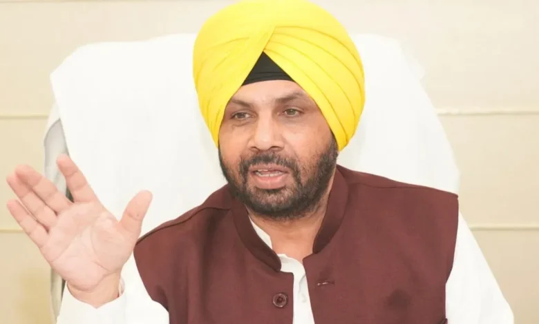 पीडब्ल्यूडी मंत्री हरभजन सिंह ईटीओ ने सड़क परियोजनाओं की समीक्षा की, बरसात से पहले पूरा करने के निर्देश