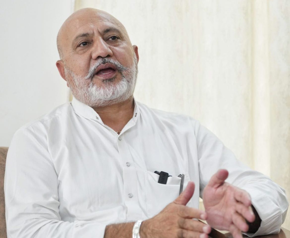 बलतेज पन्नू: विलेज डिफेंस कमेटियों के शपथ ग्रहण से विरोधियों में हड़कंप, नशा समर्थक मानसिकता का खुलासा