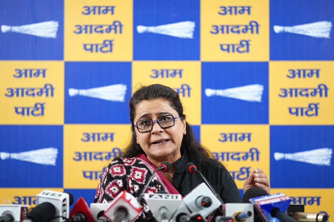 AAP का दिल्ली से प्रहार: कायनात अंसारी गिरफ्तार, प्रियंका कक्कर ने BJP सरकार पर लगाया गैरकानूनी शराब में संरक्षण का आरोप