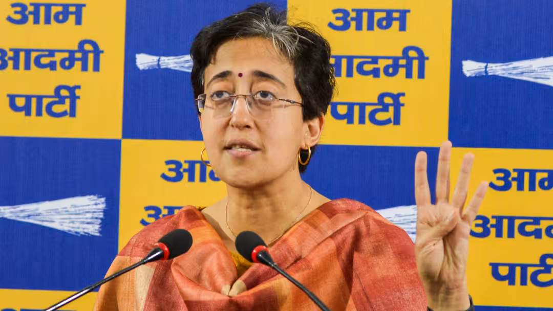 AAP नेता आतिशी का आरोप: बीजेपी की लापरवाही ने दिल्लीवासियों की सुरक्षा को खतरे में डाला
