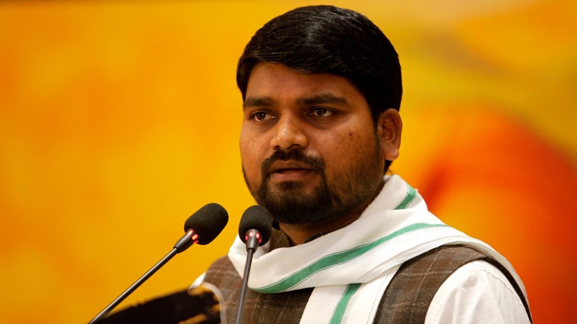 AAP नेता चैतरा वसावा ने गुजरात में आदिवासी अधिकारों की उठाई आवाज़: जनता मांग रही है न्याय