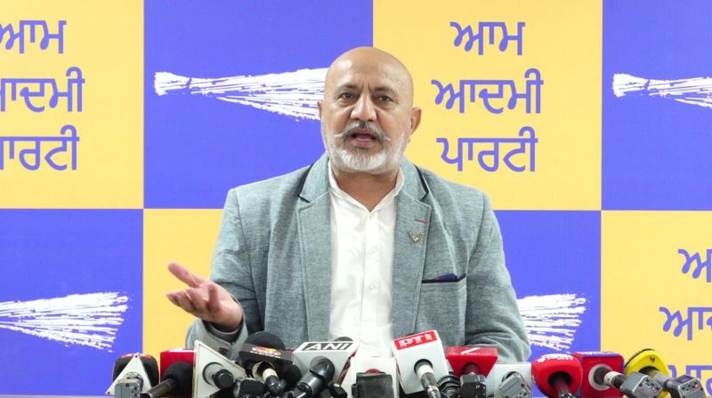 AAP पंजाब नेता बलतेज पन्नू का कांग्रेस नेता प्रताप सिंह बाजवा पर हमला, मेहनतकश समुदाय के सम्मान की बात कही