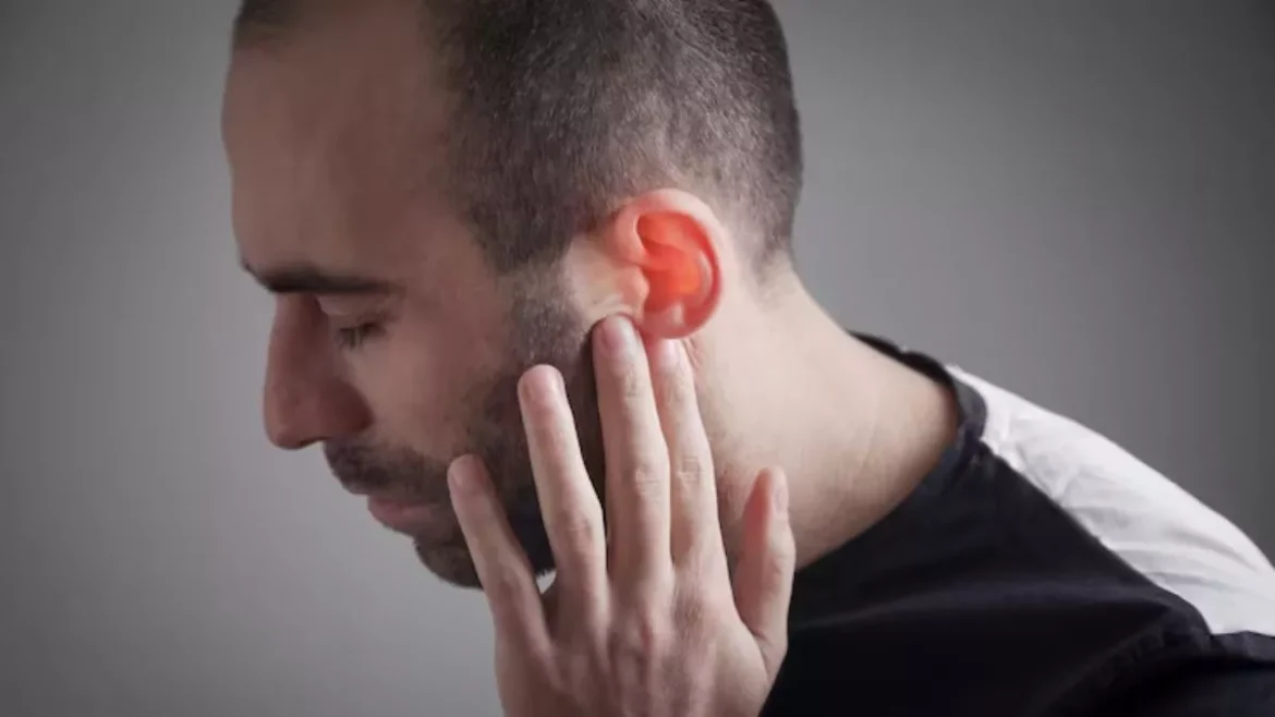 Ear Infection Symptoms: कान की समस्या के शुरुआती संकेत, जिन्हें इग्नोर करना हो सकता है खतरनाक