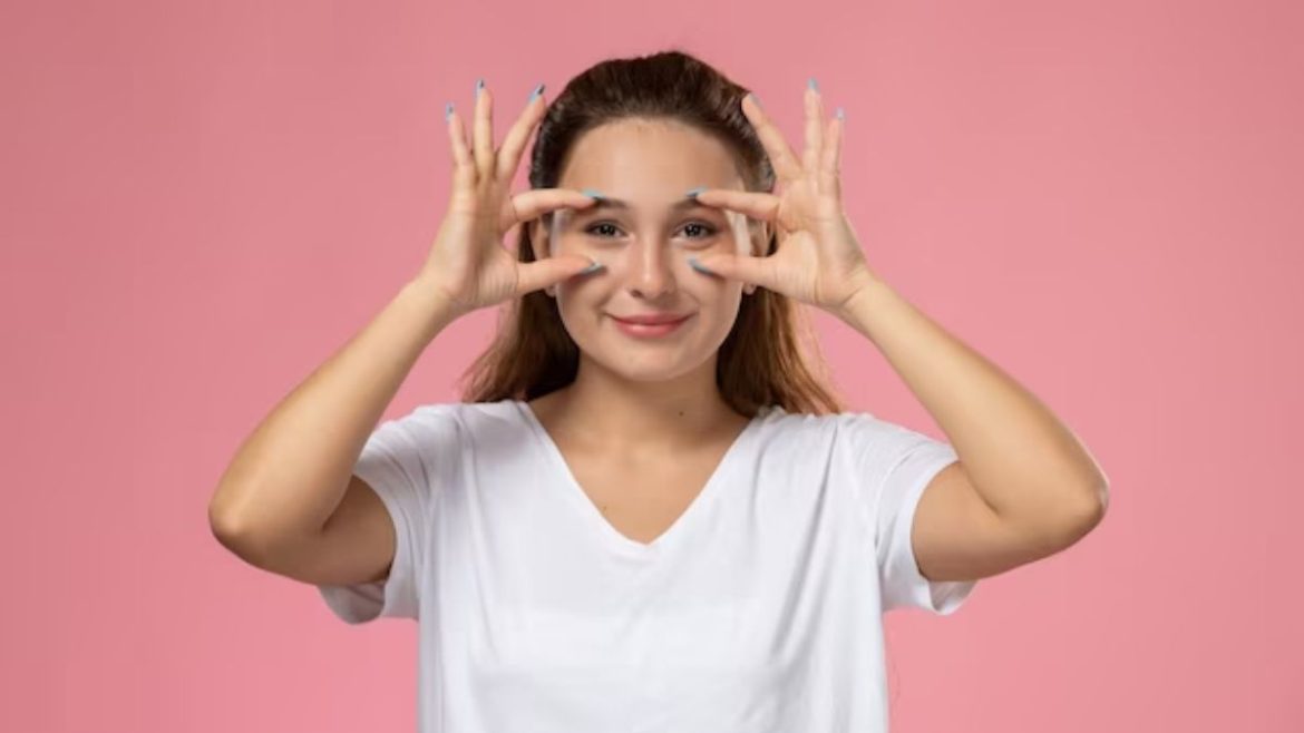 Eye Care Tips: महिलाओं की आंखों की देखभाल हर उम्र में जरूरी – जानें उम्र के अनुसार आई केयर टिप्स