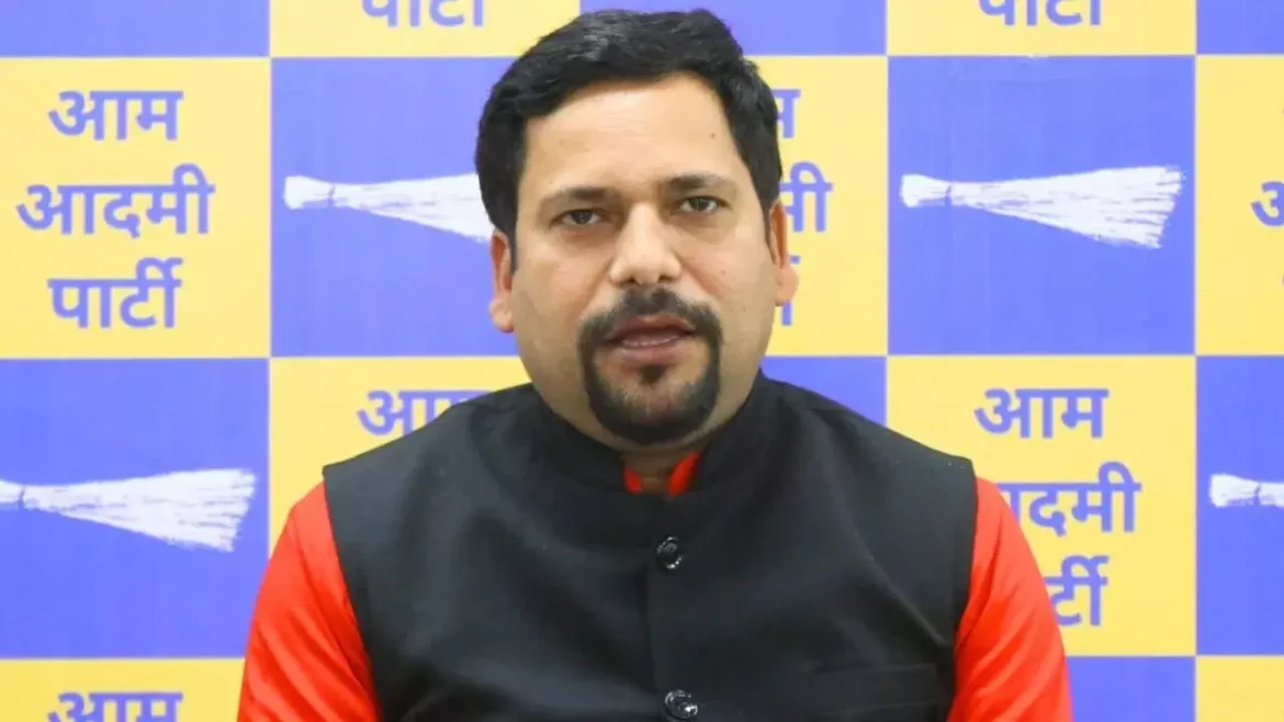 दिल्ली में LPG संकट: संजीव झा ने BJP सरकार पर साधा निशाना, जनता से सड़क पर आवाज़ बुलंद करने का आह्वान