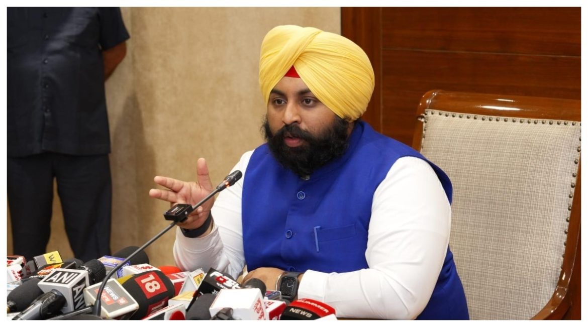 हरजोत सिंह बैंस का बयान: शिक्षा सुधारों से सुरक्षित होगा पंजाब के युवाओं का भविष्य