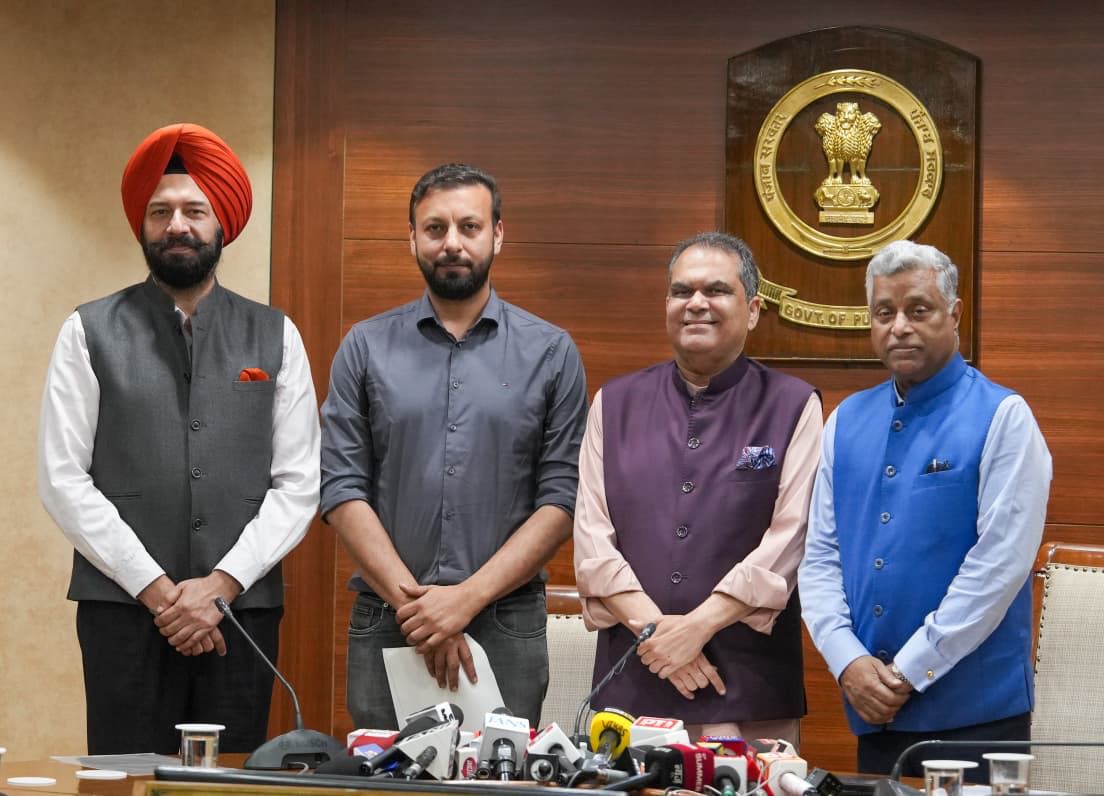 कैबिनेट मंत्री संजीव अरोड़ा की उपस्थिति में ओबेरॉय ग्रुप और स्प्रिंगएज सॉल्यूशंस के बीच MoU पर हस्ताक्षर।