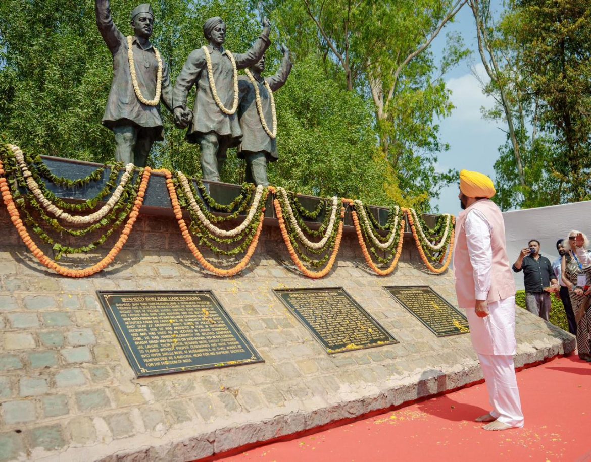 पंजाब: भगत सिंह, राजगुरु और सुखदेव को श्रद्धांजलि - मुख्यमंत्री भगवंत सिंह मान ने हुसैनीवाला विरासत परिसर का शिलान्यास किया