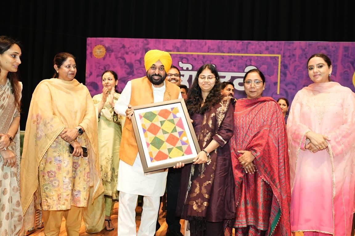 मुख्यमंत्री भगवंत सिंह मान का संदेश: पंजाब को देश में अग्रणी बनाने के लिए महिलाओं को बनना होगा आर्थिक और सामाजिक विकास में सक्रिय भागीदार