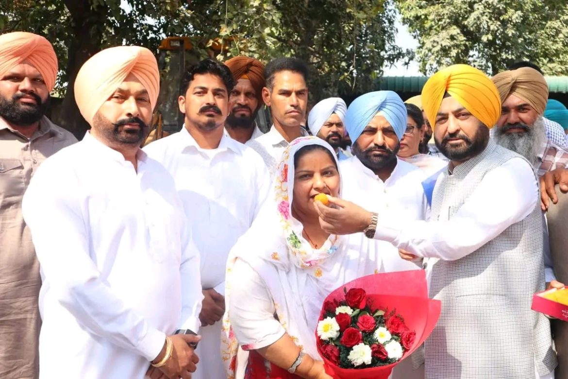 लुधियाना-2 ब्लॉक समिति चुनाव: दर्शन सिंह महला बने अध्यक्ष, रंजीत कौर चुनी गईं उपाध्यक्ष, मंत्री हरदीप मुंडियां ने दी बधाई