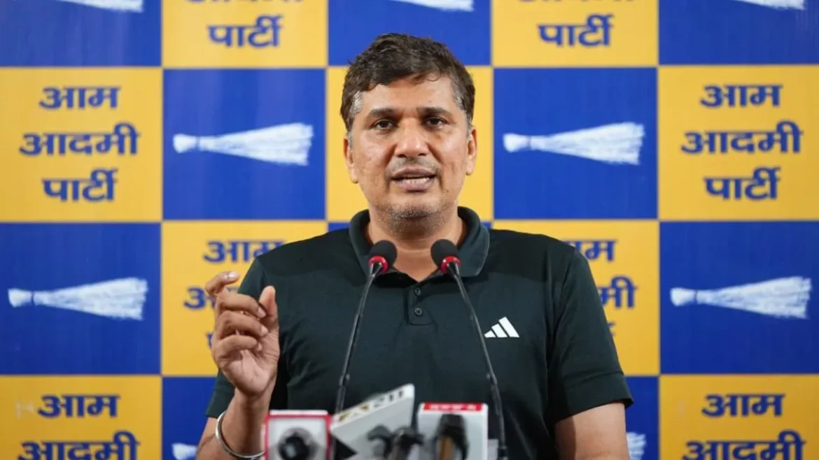 AAP अध्यक्ष सौरभ भारद्वाज ने यमुना सफाई पर पूर्व LG विनय सक्सेना से चर्चा की कोशिश, लेकिन वे बैठक में नहीं पहुँचे