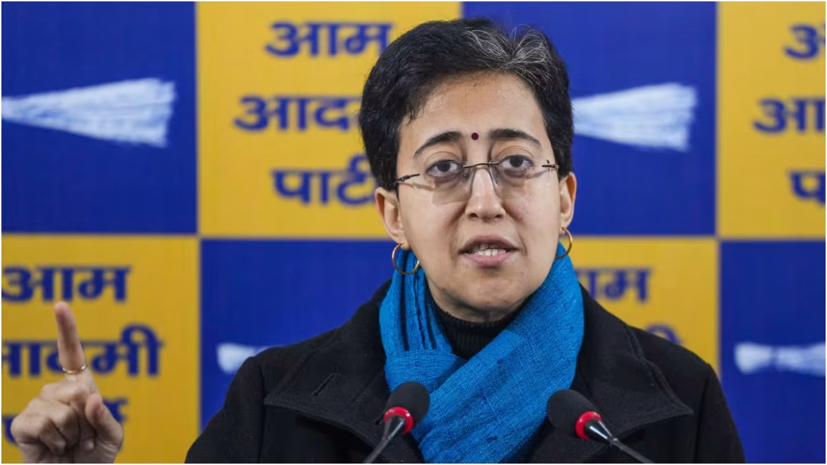 अतीशी का आरोप: भाजपा दिल्ली में जनता की समस्याओं पर चुप, केजरीवाल को फांसी घर से समन भेजा