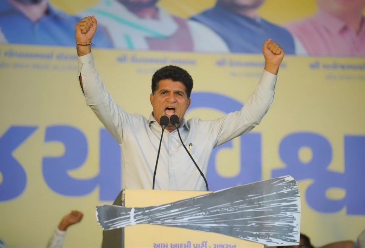 AAP गुजरात में जनता के लिए मौका दे रही है: इसुदान गढ़वी ने बताया कैसे आम लोगों को टिकट मिल रहा है