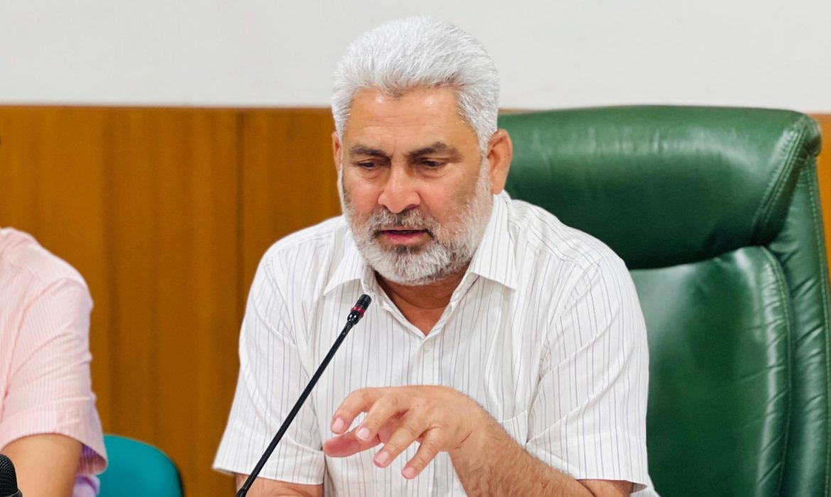 पंजाब के कैबिनेट मंत्री एल.सी. कटारुचक ने कांग्रेस पर हमला, मान सरकार के बजट की सराहना की