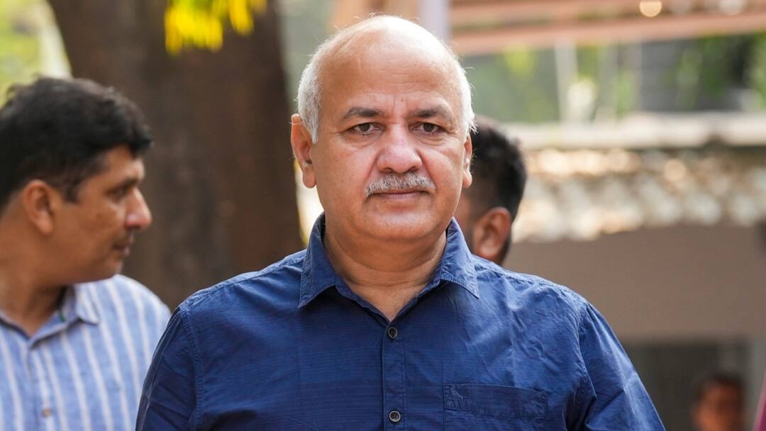 मनीष सिसोदिया का आरोप: ऑस्ट्रेलिया ने पेट्रोल की कीमतें घटाकर नागरिकों को राहत दी, भारत में आम जनता के लिए कोई राहत नहीं