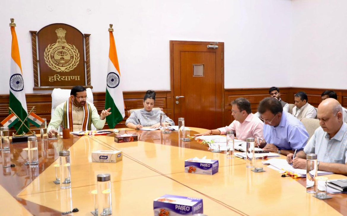 हरियाणा में वाहन स्क्रैपिंग और रीसाइक्लिंग उद्योग को मिलेगा बढ़ावा, मुख्यमंत्री नायब सिंह सैनी ने की नीति की समीक्षा