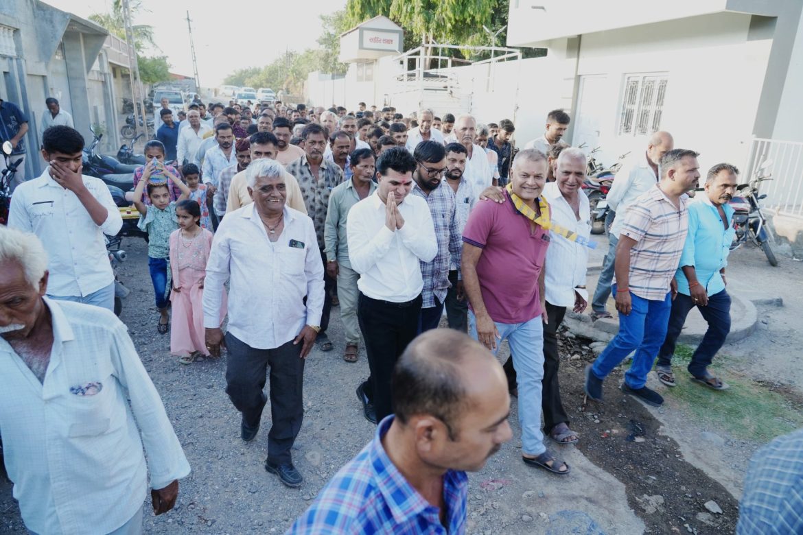 धोराजी में इसुदान गढ़वी की विजय विश्वास सभा में उमड़ी जनमेदनी, परिवर्तन के लिए लोगों ने व्यक्त किया विश्वास