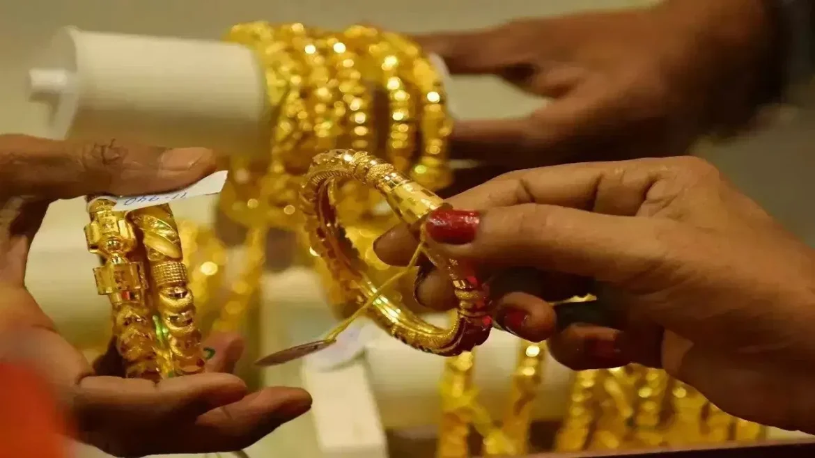 Gold Price Today: सोने-चांदी के दामों में तेजी, अक्षय तृतीया से पहले गोल्ड रेट हाई; जानें आपके शहर के ताजा भाव