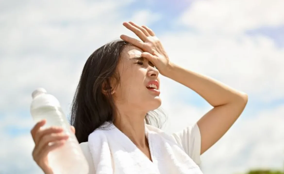 Summer Health Tips: गर्मी में एनर्जी क्यों हो जाती है खत्म? जानिए दिनभर एक्टिव रहने के आसान हेल्थ टिप्स