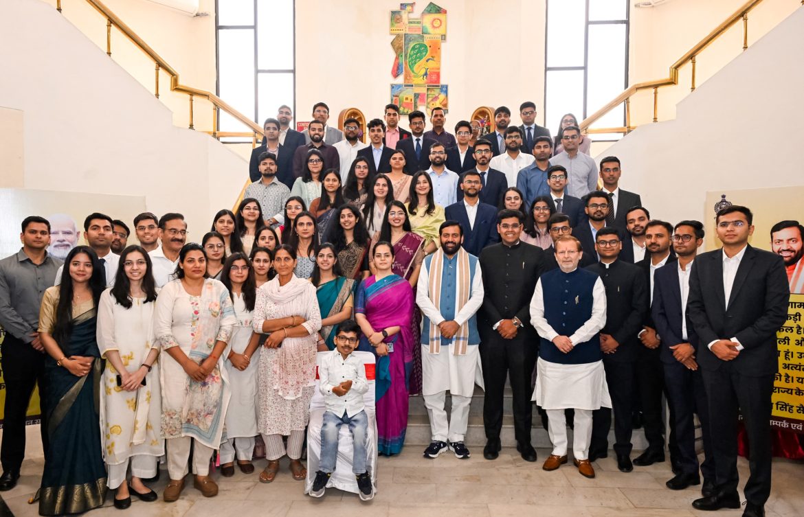 हरियाणा में नवचयनित यूपीएससी उम्मीदवारों का सम्मान समारोह, मुख्यमंत्री नायब सैनी ने दी शुभकामनाएं