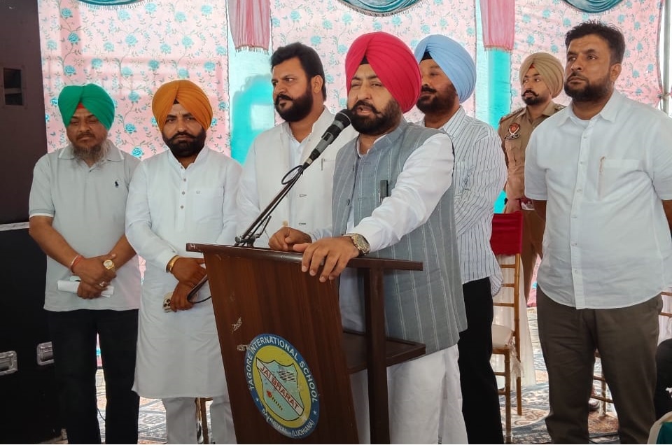 कैबिनेट मंत्री हरदीप सिंह मुंडियन ने ‘संवाद’ अभियान के दौरान मान सरकार की उपलब्धियों का किया प्रदर्शन