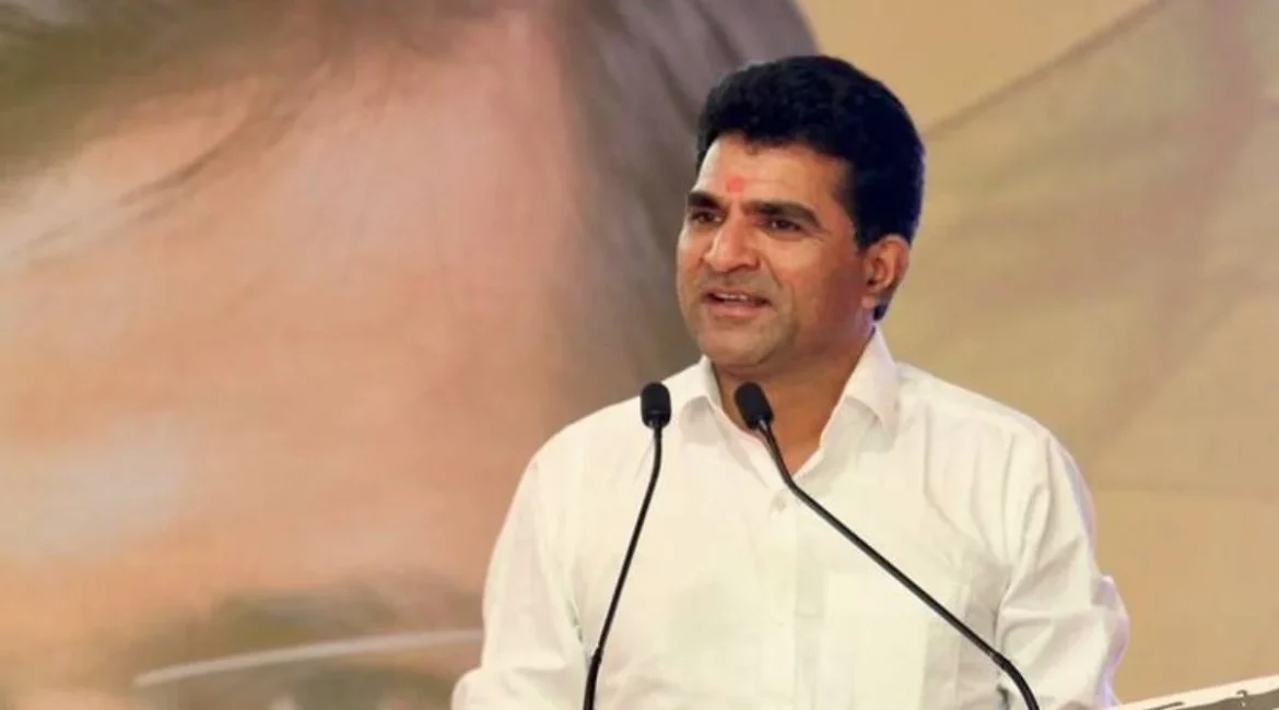 इसुदान गढ़वी का बयान: 700 लोगों के वोटिंग अधिकार छीने जाने पर गुजरात की राजनीति में मचा विवाद