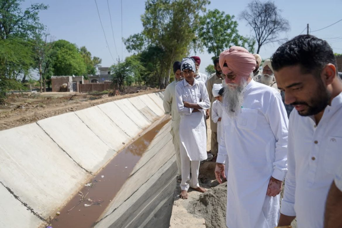 कुलतार सिंह संधवां: कोटकपूरा रजबह की कंक्रीट लाइनिंग का निरीक्षण, किसानों की समस्याओं के समाधान के निर्देश