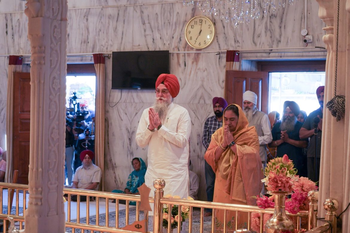 खालसा पंथ स्थापना दिवस पर कुलतार सिंह संधवां ने गुरुद्वारा श्री अंब साहिब में टेका मत्था, अपमान मामलों पर सख्त कानून की पहल