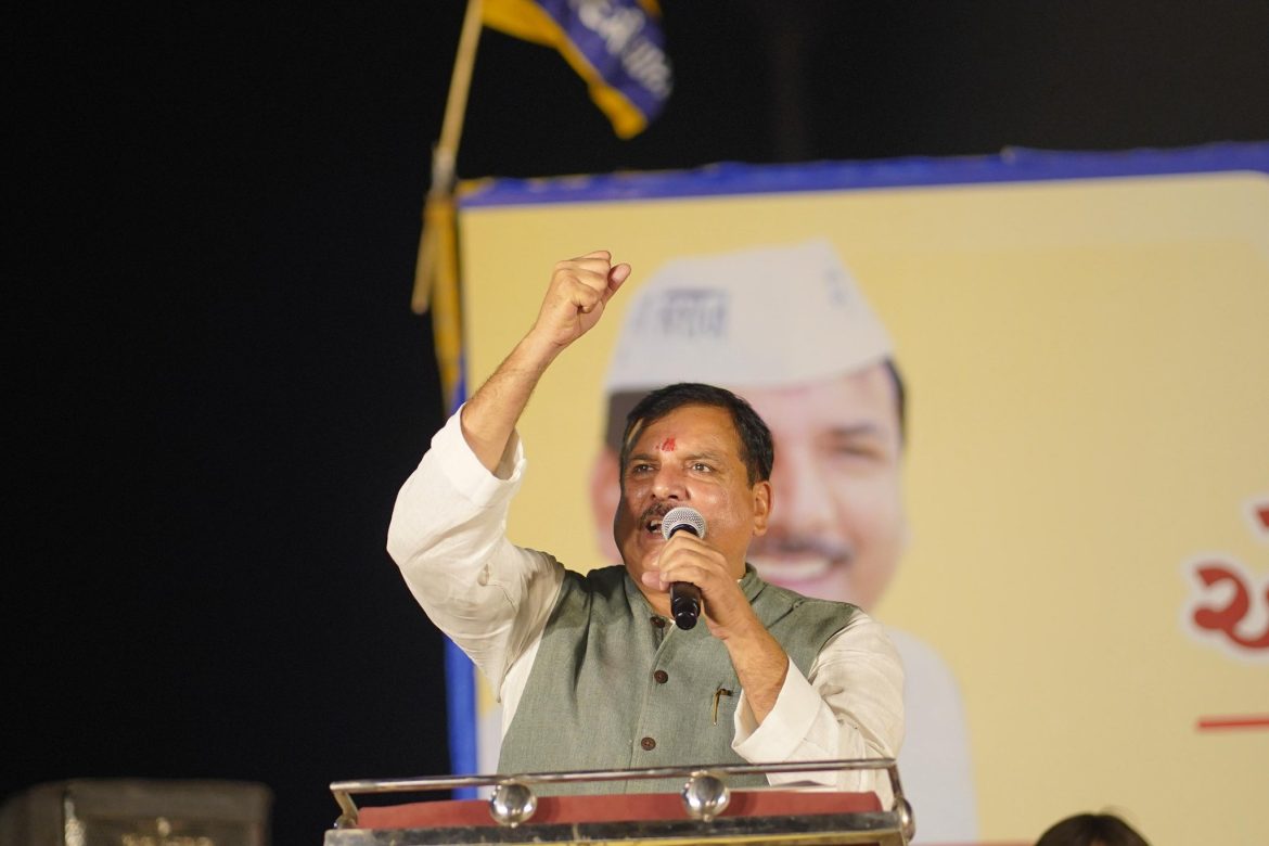 सूरत के मजूरा वार्ड में AAP की बड़ी जनसभा, संजय सिंह ने मांगा जनता का समर्थन