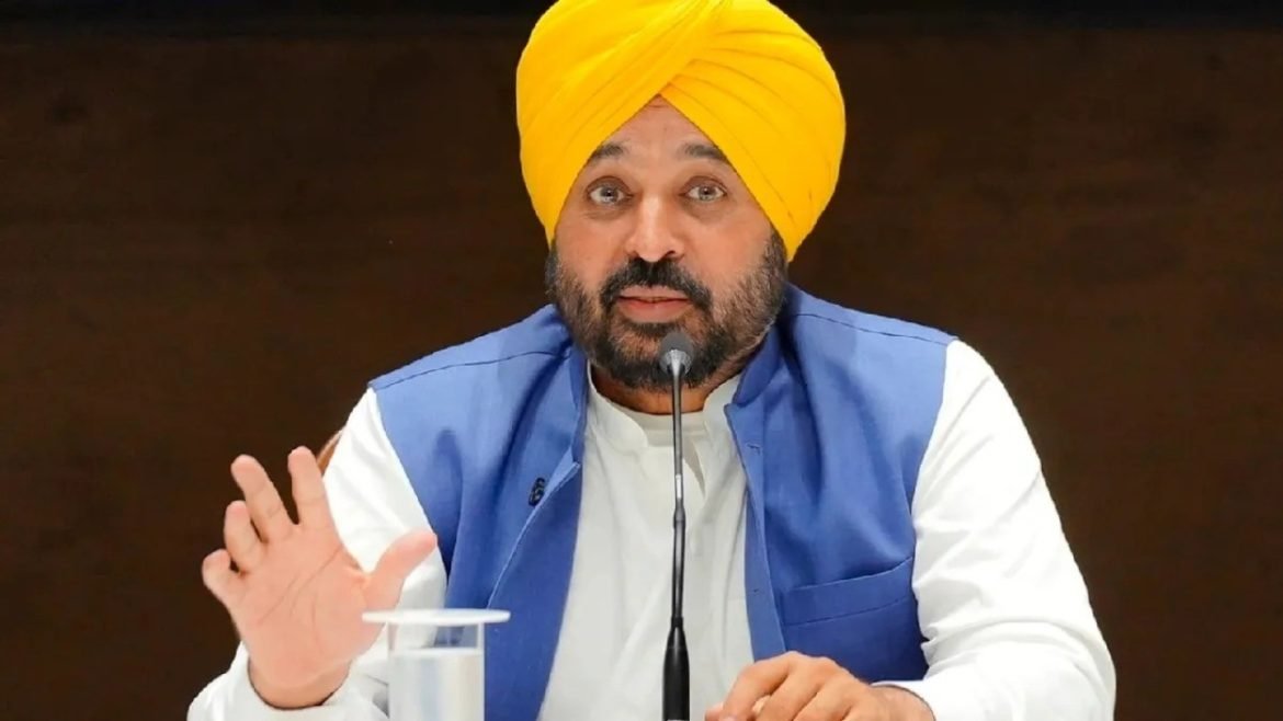 भीषण गर्मी के बीच पंजाब सरकार का बड़ा फैसला, सरकारी दफ्तरों का बदला समय पहले ही दिन असरदार