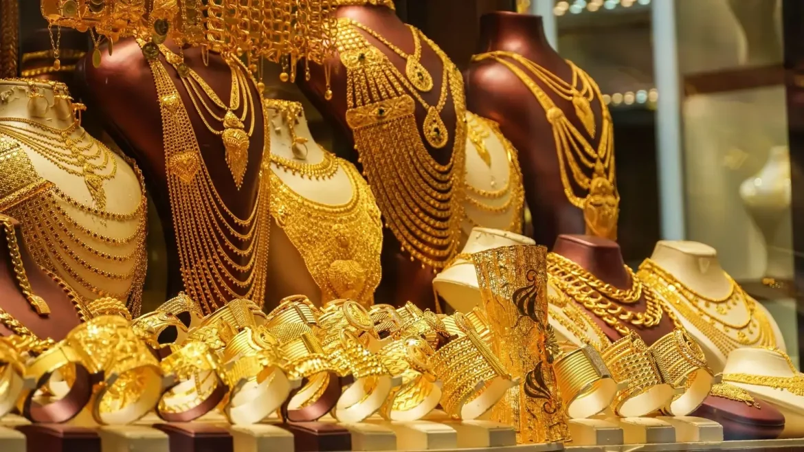 Gold Silver Price Today: सोना-चांदी के दाम आज भारी उतार-चढ़ाव, डॉलर की मजबूती और मुनाफावसूली से कीमतों में गिरावट