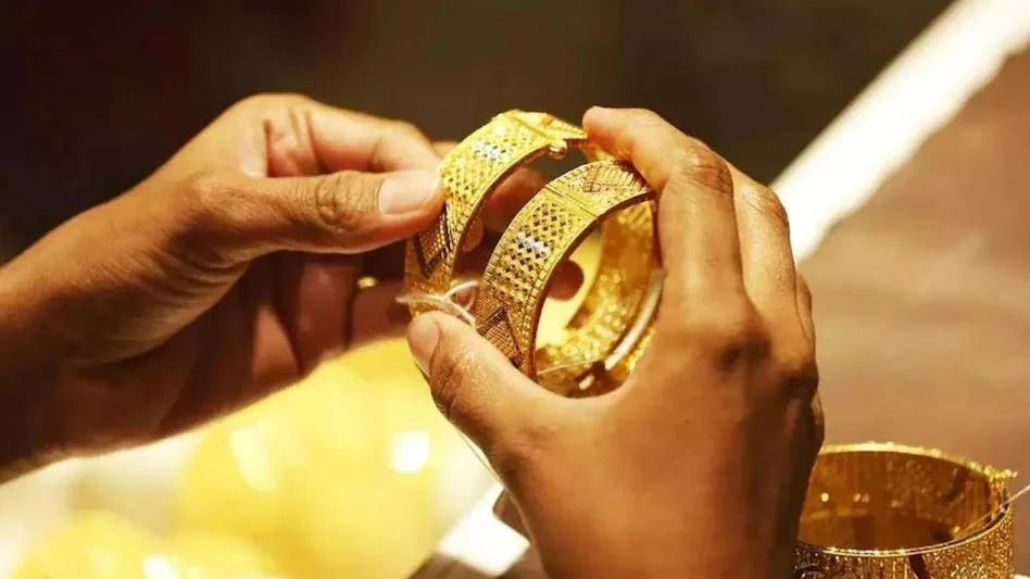 Gold-Silver Price Today: सोने-चांदी की कीमतों में उतार-चढ़ाव जारी, जानें 24, 22 और 18 कैरेट गोल्ड का ताजा रेट