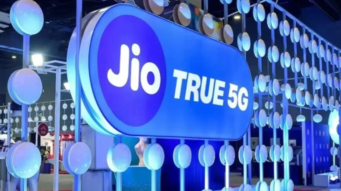Jio का 749 रुपये वाला पोस्टपेड प्लान: Netflix, Prime Video और JioHotstar का फ्री सब्सक्रिप्शन, साथ में हाई डेटा बेनिफिट