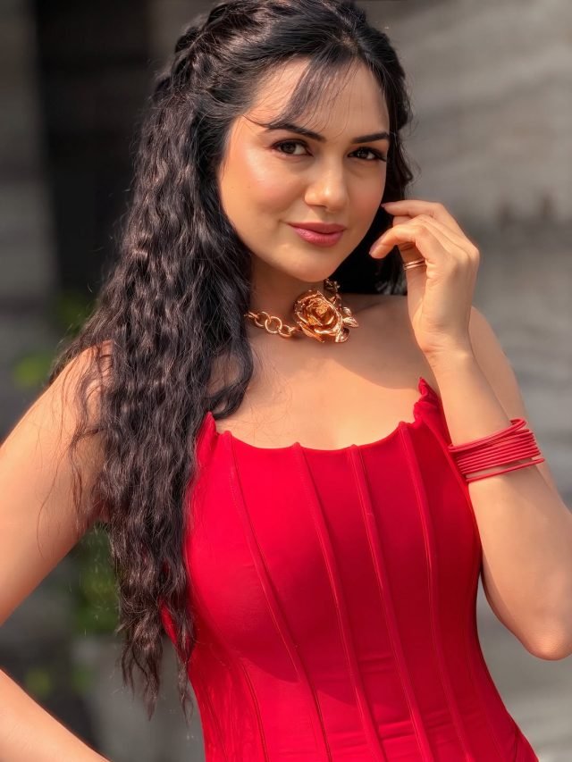 आकांक्षा चमोला ने ट्रोलिंग और सोशल मीडिया जजमेंट पर पूछा बड़ा सवाल 👀 श्री श्री रविशंकर ने दिया ऐसा जवाब जो हर किसी को सोचने पर मजबूर कर देगा ✨ “कुछ तो लोग कहेंगे…” 🙏 पूरा वीडियो देखें और बताएं आप क्या सोचते हैं 💬 “मेरी खुशी से लोगों को दिक्कत क्यों?” आकांक्षा चमोला ने पूछा सवाल, श्री श्री रविशंकर ने दिया प्रेरणादायक जवाब