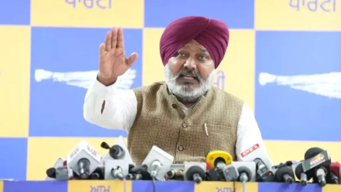 पंजाब कैबिनेट बैठक: फॉरेंसिक लैब में रोजगार के अवसर बढ़ेंगे, हरपाल सिंह चीमा ने केंद्र पर साधा निशाना