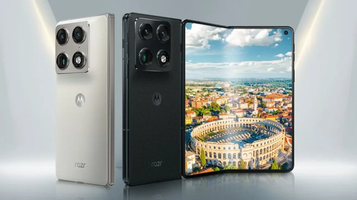 Motorola Razr Fold Launch: मोटोरोला का नया फोल्डेबल 5G फोन भारत में लॉन्च, 16GB RAM और 6000mAh बैटरी के साथ दमदार फीचर्स