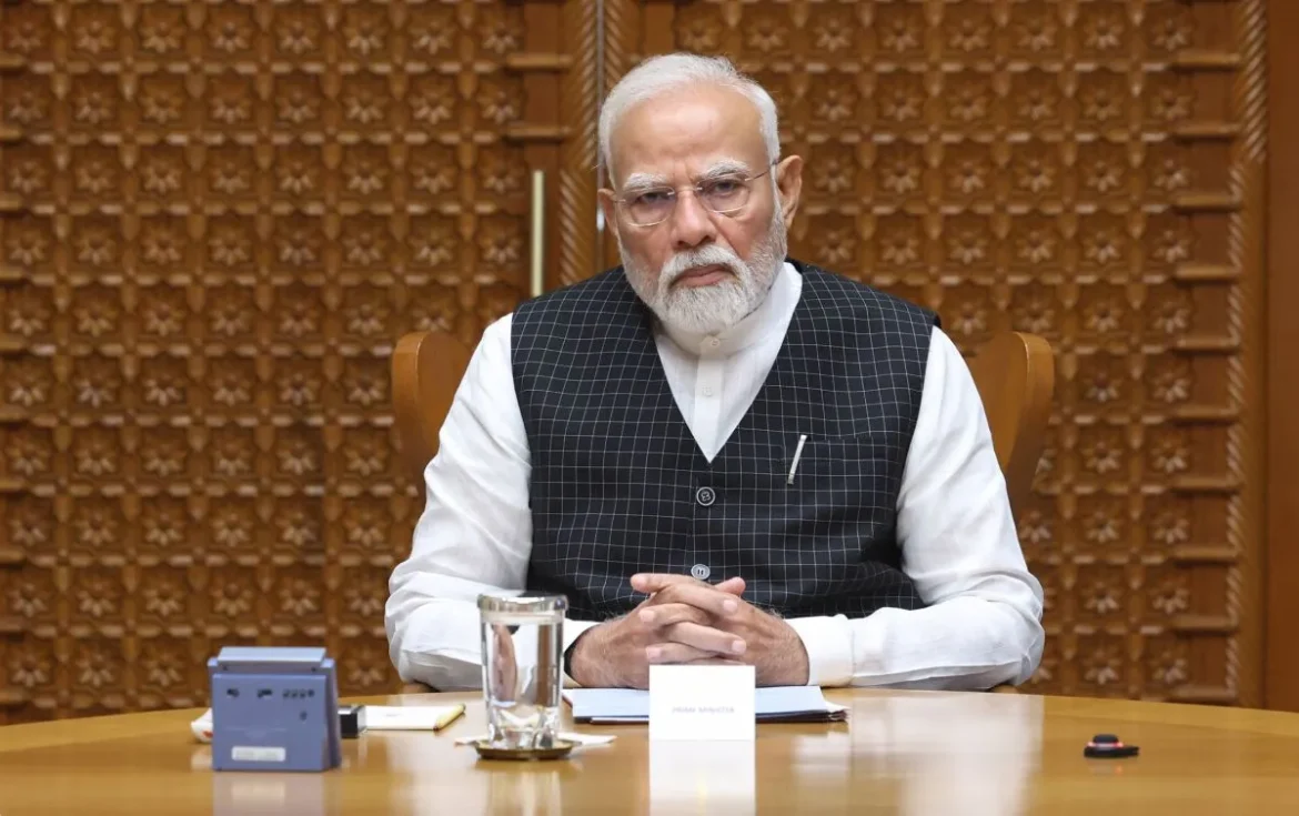 भीषण गर्मी पर प्रधानमंत्री नरेंद्र मोदी की अपील: खुद सुरक्षित रहें और दूसरों का भी रखें ध्यान