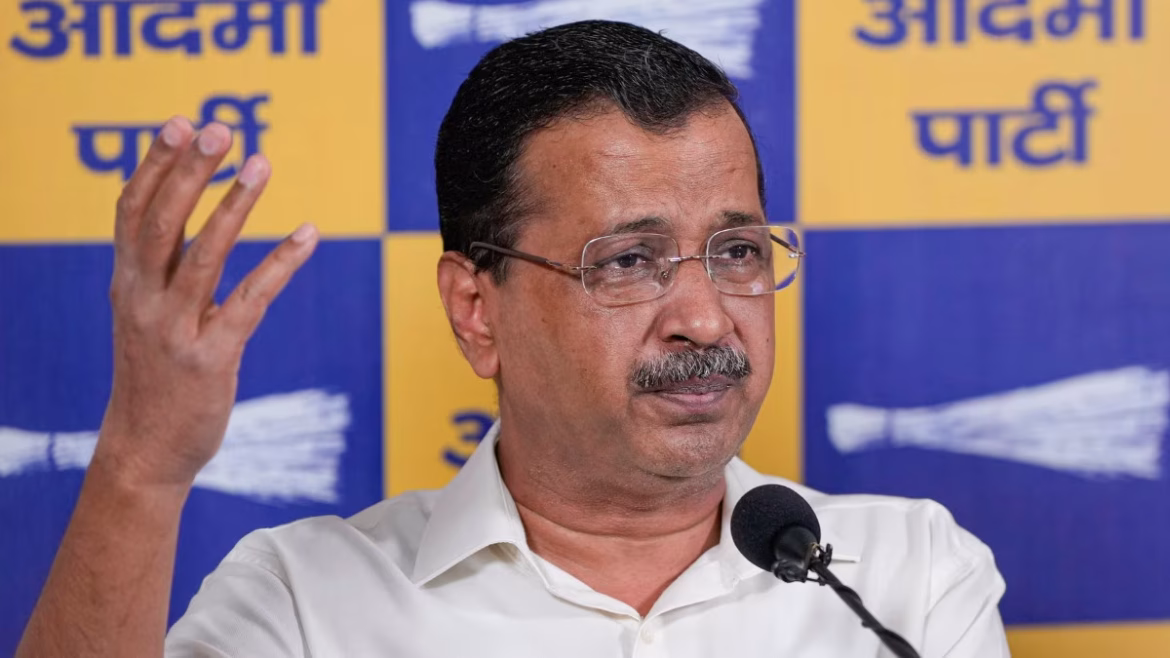 अरविंद केजरीवाल का पीएम मोदी पर हमला, बोले– “क्या देश आर्थिक संकट में है?” अपील पर छिड़ी सियासी बहस