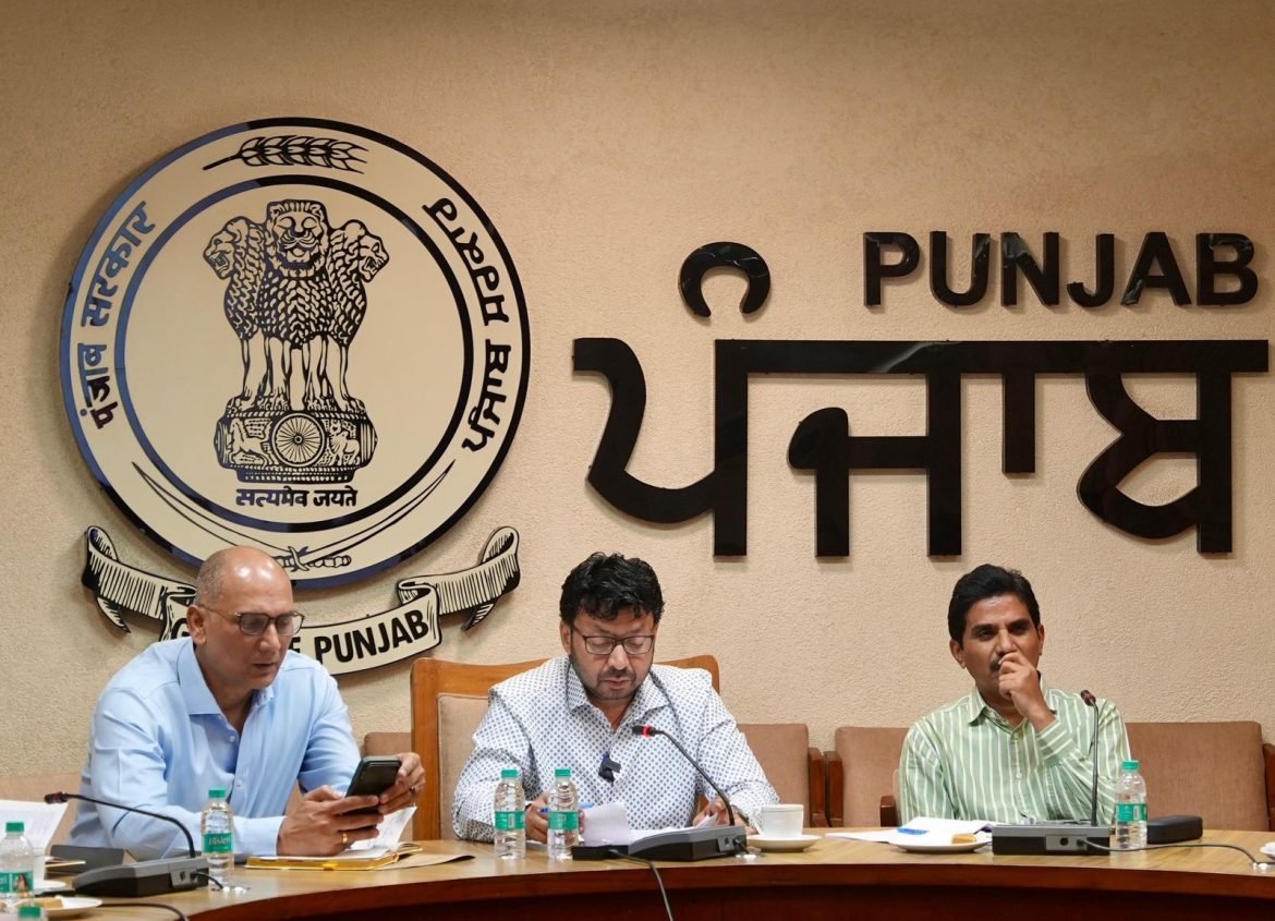 डॉ. रवजोत सिंह ने ऑनलाइन बैठक में सुनी एनआरआई शिकायतें, 16 मामलों पर तुरंत कार्रवाई के निर्देश