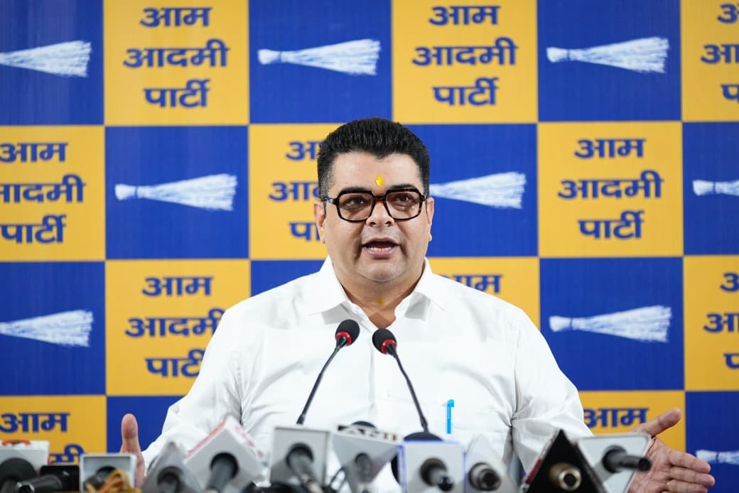 दिल्ली MCD स्कूलों को लेकर बड़ा विवाद: 48 स्कूलों को ‘आयुष्मान आरोग्य मंदिर’ में बदलने के फैसले पर उठे सवाल, मर्जर की अटकलें तेज