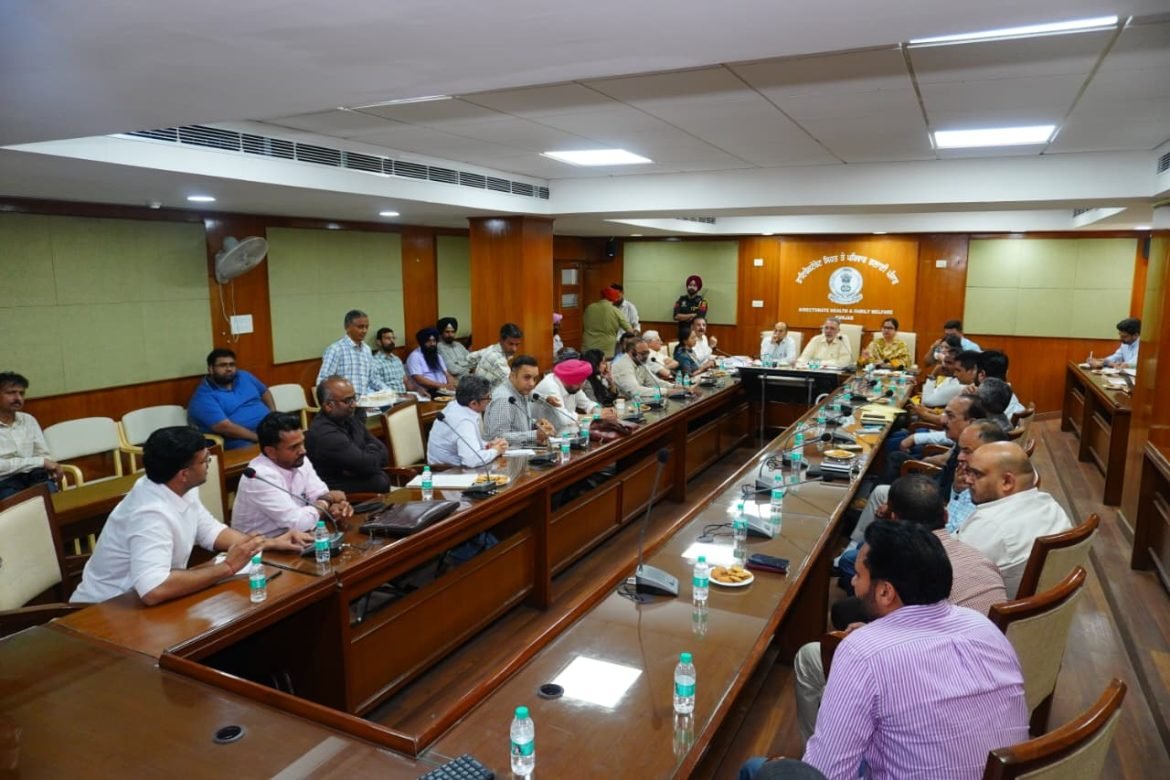 बलबीर सिंह ने चंडीगढ़ में डी-एडिक्शन सेंटरों की समीक्षा की, डिजिटल स्वास्थ्य सेवाओं को मजबूत करने पर जोर