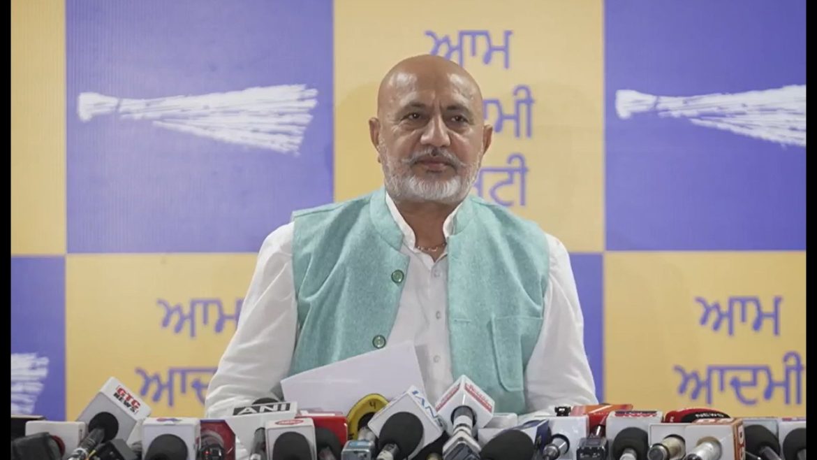 बलतेज पन्नू: मान सरकार ने पंजाब पुलिस को गैंगस्टरों पर शिकंजा कसने के लिए किया और मजबूत