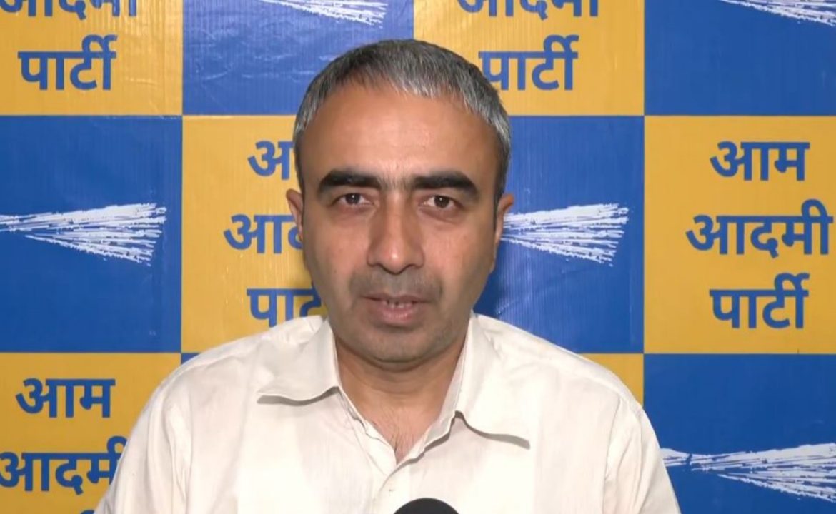 मोहाली ED रेड पर सियासत गरमाई, AAP नेता अनुराग ढांडा ने बीजेपी और ED पर लगाए गंभीर आरोप