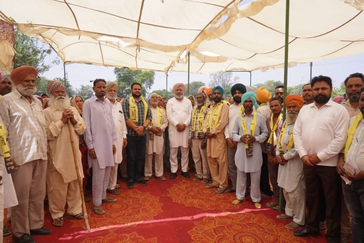 संगरूर के चंगालीवाला में AAP का विस्तार, बड़ी संख्या में ग्रामीण पार्टी में शामिल