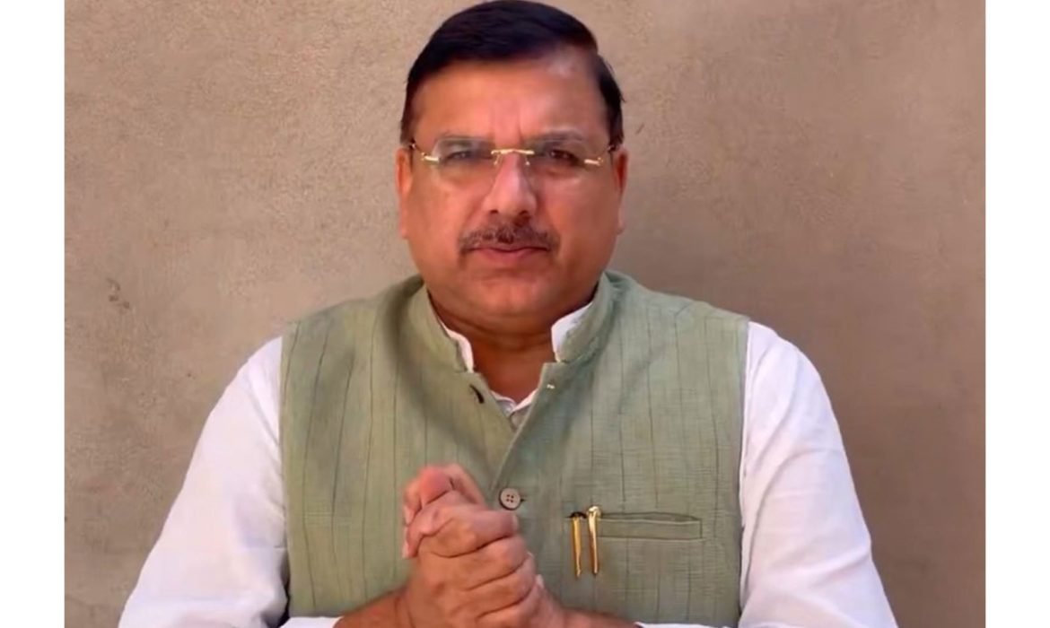 केंद्र सरकार की नीतियों और महंगाई पर संजय सिंह का बयान: तेल कंपनियों के घाटे और टैक्स नीति को लेकर उठाए सवाल