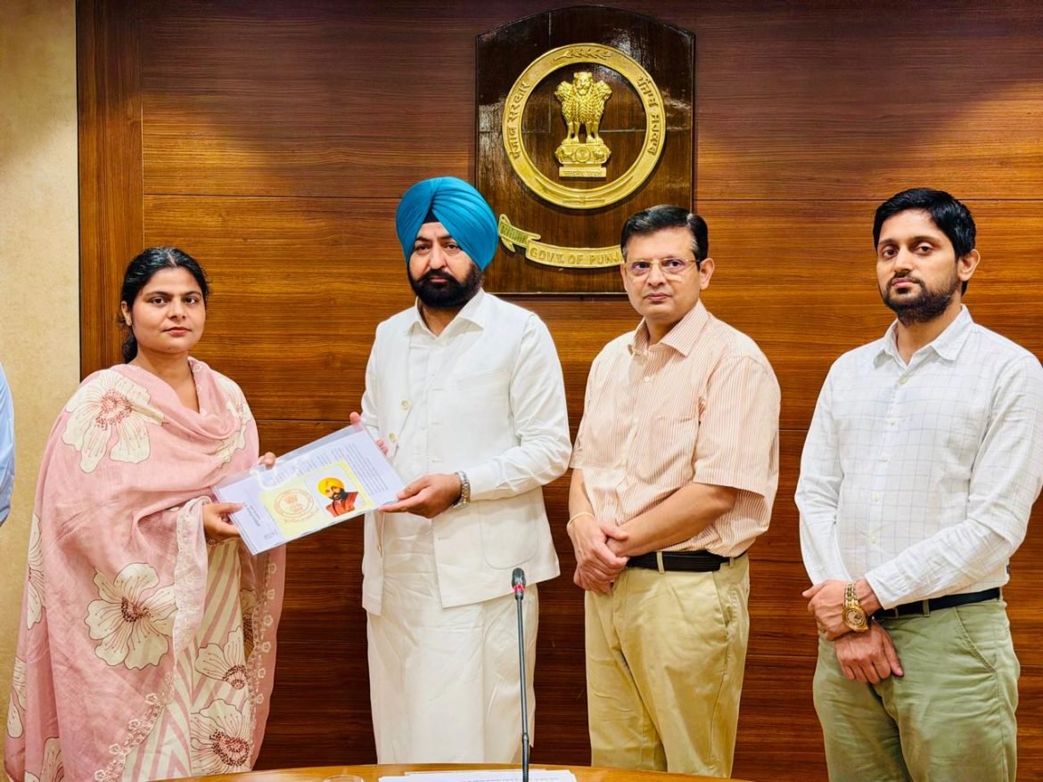 पंजाब रोजगार क्रांति को मिली नई मजबूती, 33 नए पटवारियों को नियुक्ति पत्र सौंपे गए