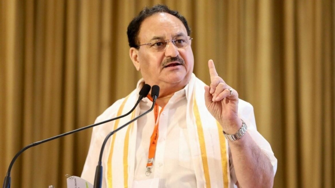 NFHS-6 रिपोर्ट पर सियासी घमासान: जेपी नड्डा ने खड़गे के आरोपों को किया खारिज, स्वास्थ्य क्षेत्र में सुधारों का किया दावा