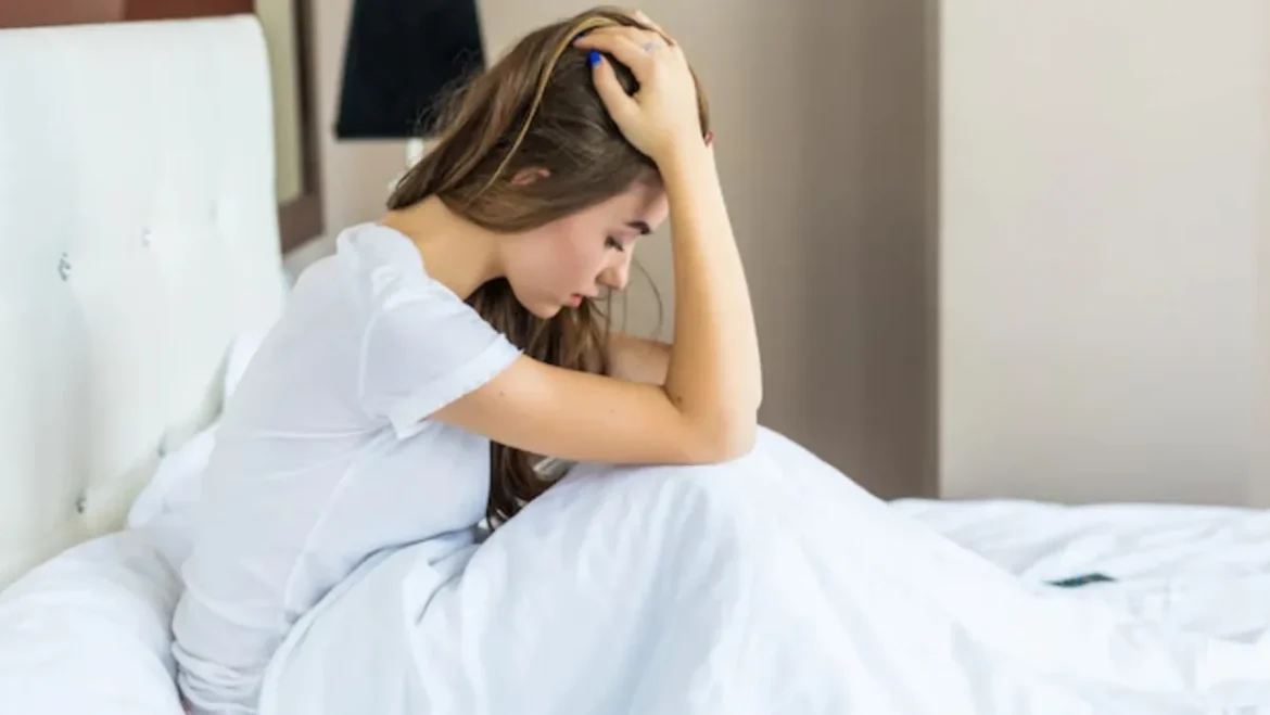 Sleeping Tips: खर्राटों की समस्या से परेशान हैं? जानें कारण और छुटकारा पाने के आसान उपाय