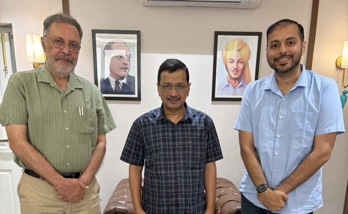 पंजाब के स्वास्थ्य ढांचे को मजबूत करने पर चर्चा, डॉ. बलबीर सिंह ने दिल्ली में अरविंद केजरीवाल से की मुलाकात